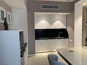 квартира 3 комнатная: İcarəyə verilir 3 otaqlı yeni tikili 135 m², Ağ şəhər q. Kateqoriya — 3