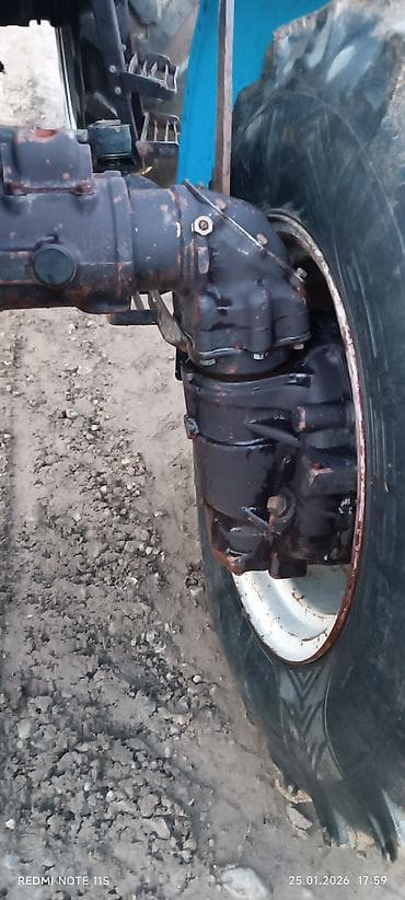 şin və disklər: Belarus MTZ traktoru - Güclü dörd silindrli dizel mühərrik - Ön və — 9