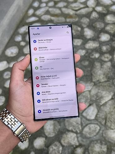 bluetooth qulaqcıq: Samsung Galaxy S23 Ultra, rəng - Qara, Simsiz şarj — 4