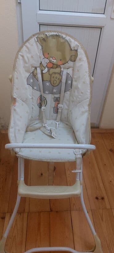 Uşaq yemək stulu - Yumşaq, ulduz naxışlı bej oturacaq və arxalıq lalafo.az -da Uşaq yemək stulu - Yumşaq, ulduz naxışlı bej oturacaq və arxalıq