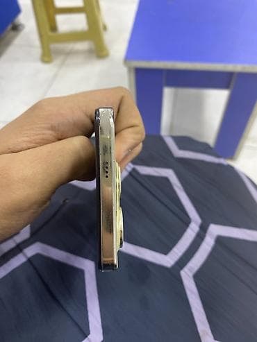 philips xenium 9@9h: Tecno Spark, rəng - Qızılı — 6