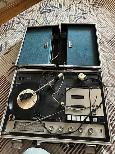 Musiqi mərkəzləri: Portativ retro audio mərkəzi – çamadan tipli kombinə qurğu - Üçü — 2