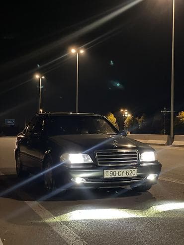 mersedes masini: Mercedes-Benz C-Class: 2.4 l | 1998 il Sedan — 1