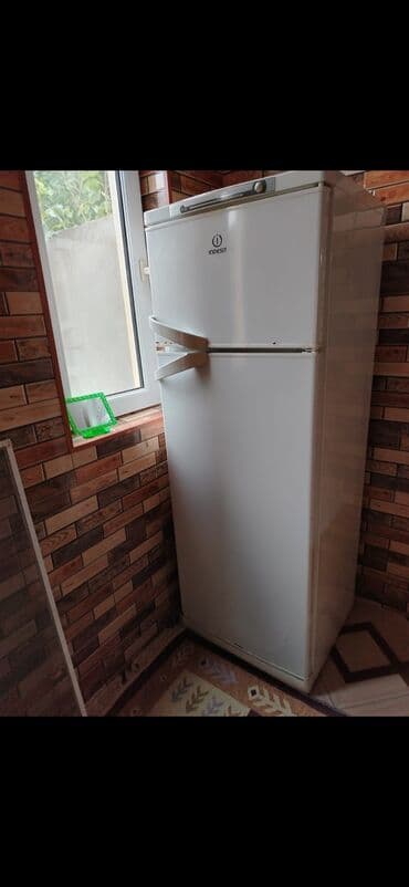 yeni suraxani: İşlənmiş 2 qapılı Indesit Soyuducu Satılır, rəng - Bej — 1