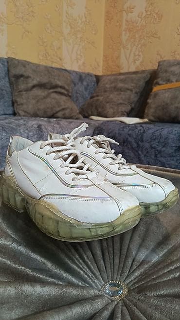 deri donlar: Ağ rəngli qadın/kishi idman ayaqqabısı - Dizayn: Ağ üst hissə — 3