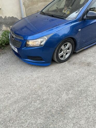 prius qalmaq şərti ilə: Chevrolet Cruze: 1.8 l | 2010 il 290 km Sedan — 2