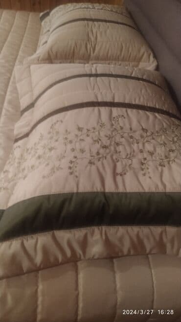 Yataq üçün Yeni Yataq örtüyü, Ünvandan götürmə — 4