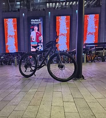 Velosiped ehtiyyat hissələri: Cube hardtail dağ velosipedi Texniki xüsusiyyətlər: - Yüngül və — 7