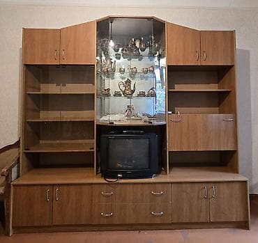 Əla materyaldan hazırlanmış, ikinci əl, vintage mebel satılır. Qonaq
