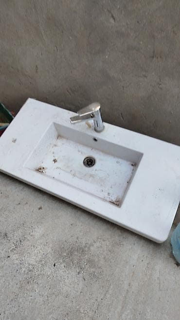 asma tavan: Ağ rəngli hamam üçün asma tipli piyedestal-lavabo dəsti — 4