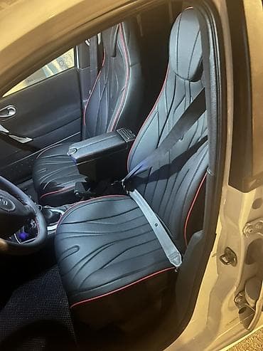 Nəqliyyat: Renault Mégane II Grandtour (universal), ağ rəngli. Qiymede endirim — 10