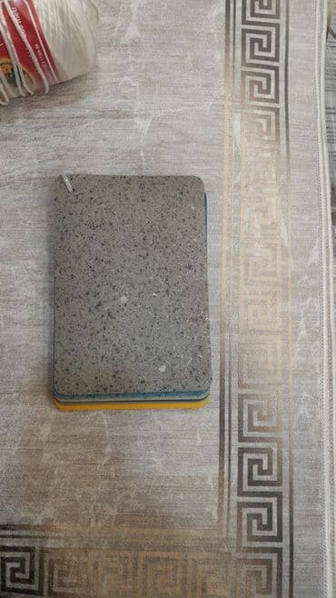 islenmis pol taxtasi: Müxtəlif rənglərdə və teksturalarda mövcud olan döşəmə nümunələrinin — 9