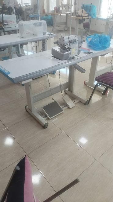 Sənaye overlok tikiş maşını – stol və pedallı komplekt - Tip
