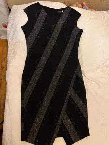 dəbli ziyafət geyimləri: Qara-boz zolaqlı qadın paltarı - Brend: Dolce & As - Model — 1