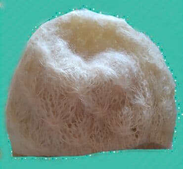 Шапка вязаная с узким шарфиком. Новая. Цена 5 манатов