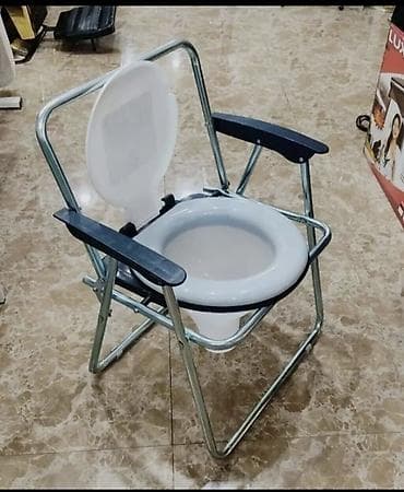 Portativ komod kreslo - Rahatlıq və təhlükəsizlik üçün qol dayaqlı — 1