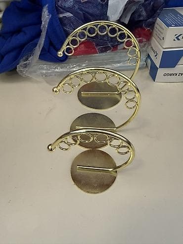 divar asilqan: Sırğa asmaq üçün - Material: parlaq qızılı rəngli metal - — 7