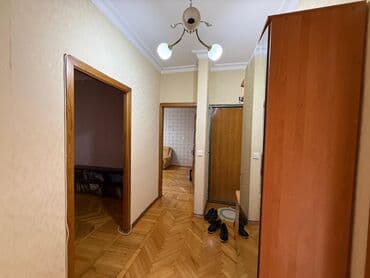 şəkidə ev: 4 otaqlı mənzil kirayə verilir orta blok orta mərtəbədə — 6