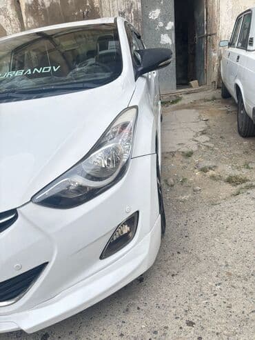 aston martin vanquish 5.9 at: Hyundai Elantra: 1.8 l | 2011 il Sedan — 5