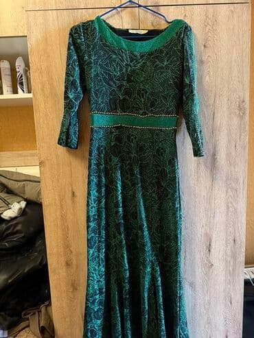 yaşıl qadın ətəkləri: Ziyafət donları – 2 model 1) Yaşıl-qara maxi don - Parlaq yaşıl — 2