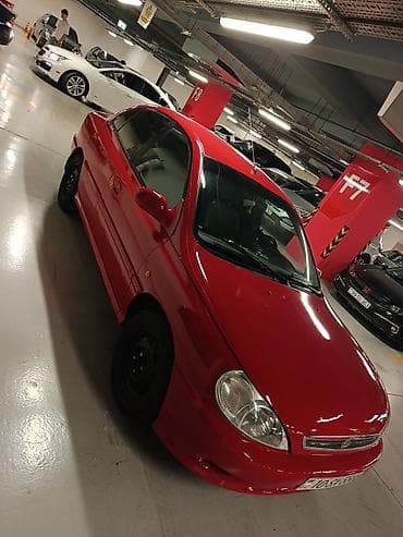 triangle teker: Kia Rio: 1.5 l | 2002 il Sedan — 1