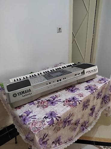 pa 3 x korg: Sintezator, Yamaha — 2