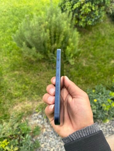 iphone 15 divar kağızları: IPhone 15 Pro, Göy, Face ID — 5