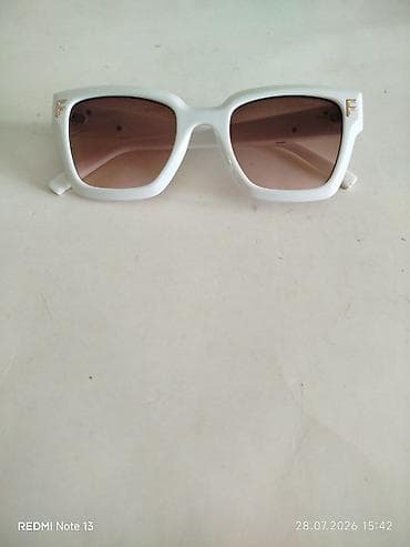 persol eynək: Brend gün eynəyi. Garavani — 2