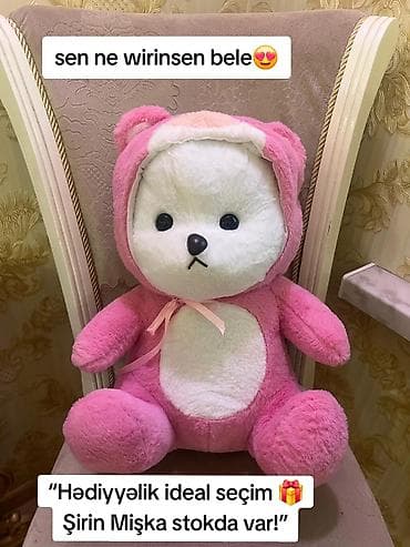 - Yumşaq oyuncaqlar kolleksiyası: iri ölçülü Teddy ayılar və ürək