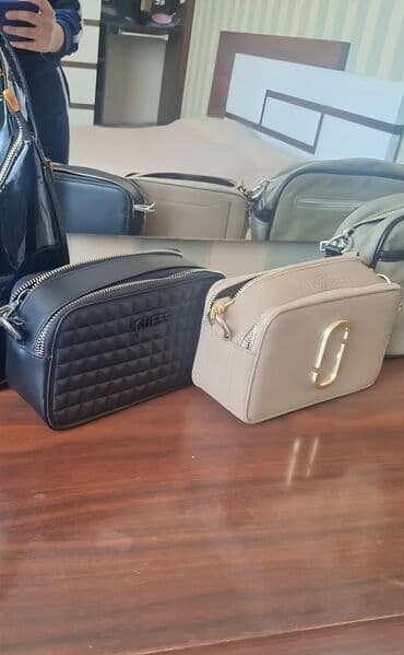 İkisi birlikdə 10 manat əla vəziyyətdə