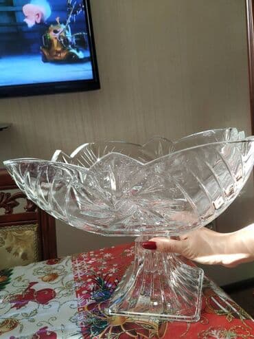 Meyvə qabları: Meyvəqabı/ vaza İstifadə edilməyib. Şəkildə görüldüyü kimi iridir — 2