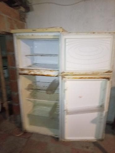 Soyuducular: Salam soyducu satılır heç bir problemi yoxdur superdə İşləyir unvan — 2