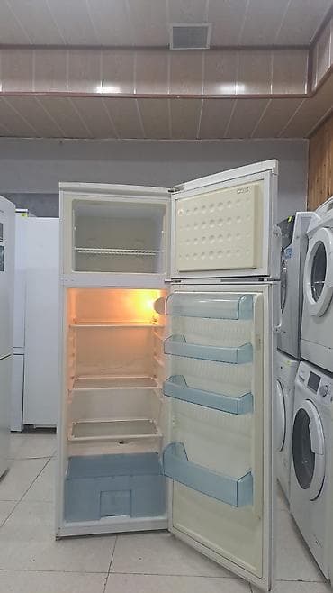 2 qapılı Beko Soyuducu Satılır, rəng - Ağ