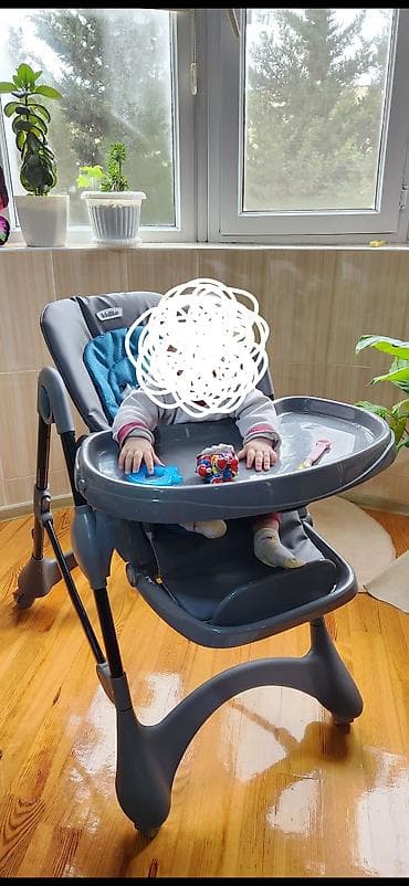 şaxta baba corabı: KIdilio uşaq yemək stulu - Rəng: tünd boz/gri, mavi iç oturacaqlı - — 1