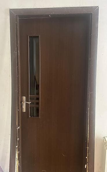 taxta odun: 3 ededdi.Mebel iç qapısı – tünd qəhvəyi rəng, şüşə pəncərəli dizayn - — 2