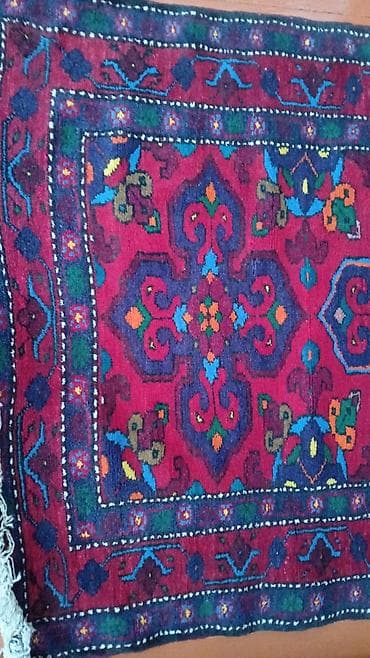 gules doseyi: Əl toxuması xalça - Naxış: Mərkəzdə simmetrik medalyonlu kompozisiya — 4