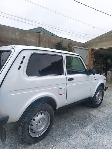 maşin vaz: VAZ (LADA) 4x4 Niva: 1.7 l | 2015 il 90696 km Ofrouder/SUV — 4
