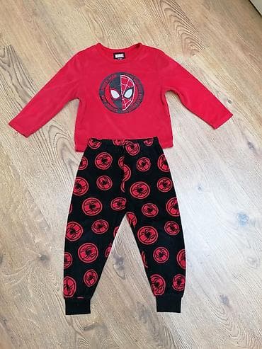 4 azn biri. Uşaq dəstləri 2-3 dəfə geyinilib eyni təzə kimidi