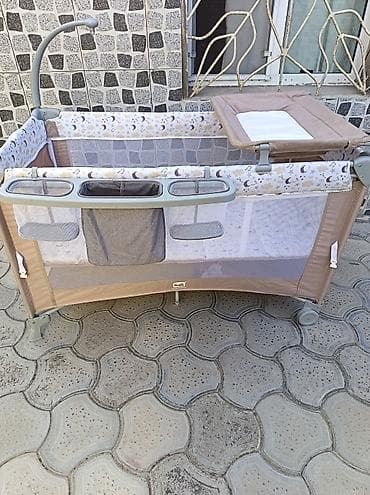 uşaqlar ucun qulaqciq: Uşaq üçün qatlanan манеж-çarpayı. cəmi 1 il işlənib Yüngül və praktik — 4