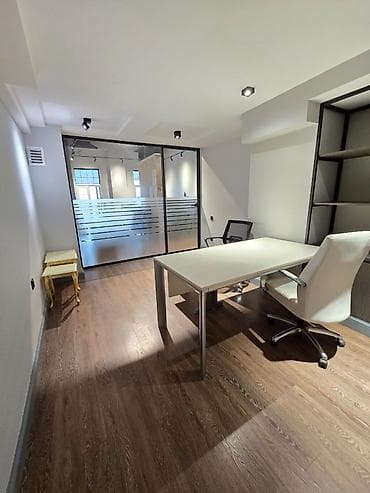 qubada ev: Ağ Şəhərdə “London Evləri”ndə premium ofis icarəyə verilir Əsas — 7