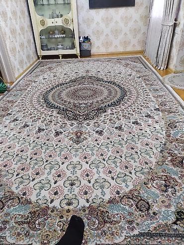 Təsviri: Tabriz dizaynlı klassik xalça. Zərif mərkəzi medalyon və lalafo.az -da Təsviri: Tabriz dizaynlı klassik xalça. Zərif mərkəzi medalyon və