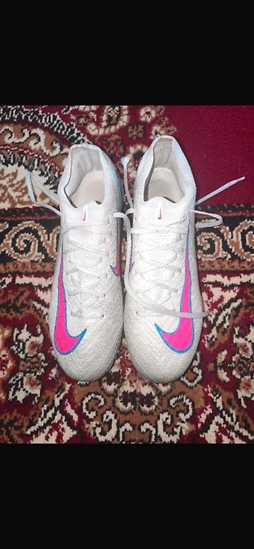 nike ayakkabı: Məhsul: Nike Mercurial krampon (futbol butsası) Xüsusiyyətlər: - — 4