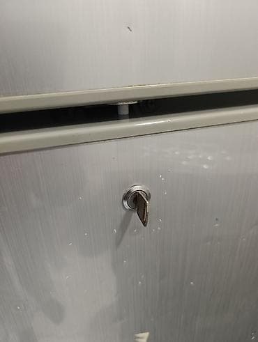 metbex terezi: İşlənmiş 2 qapılı Toshiba Soyuducu Satılır, rəng - Boz, Dolab içi — 2