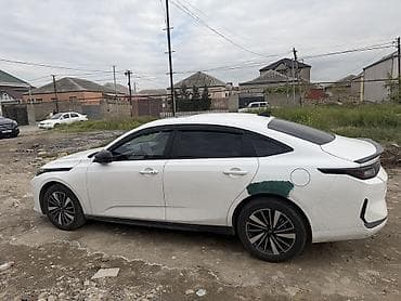 Changan Qiyuan A05: 1.5 l | 2025 il 14000 km Sedan