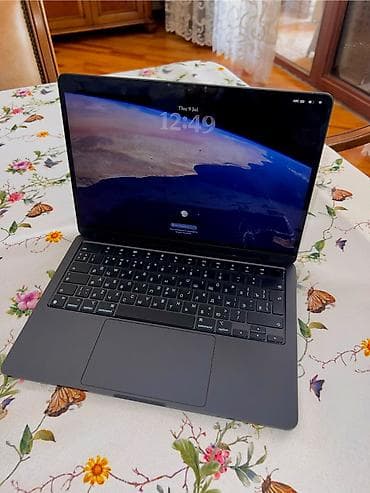 Macbook M3 256 gb, 100% pil. Tam ideal veziyyetde, hec bir problemi — 1