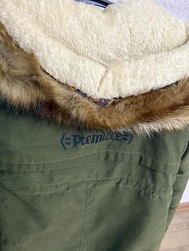 M razmerde ici mehli isti saxlayan qiş kurtkasi hec bir defekti yoxdur