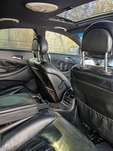 toyota corolla ölüxana: Mercedes-Benz sedan - Kuzov: ağ rəng, 4 qapı - Nömrə: 99-SC-677 (AZ) — 3