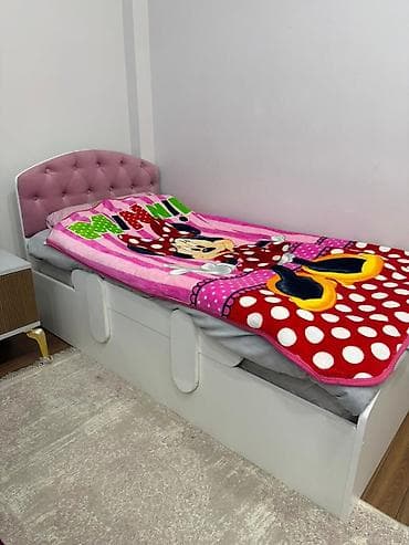 MeryemUşaq çarpayısı 130 azn. Matras var ölçü 80/1.60 . Ünvan Melissa