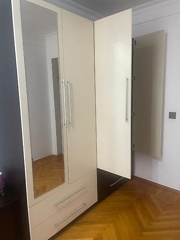 2 eded paltar dolab eni 190 smdir . her biri 95 sm ayri ayri da — 4