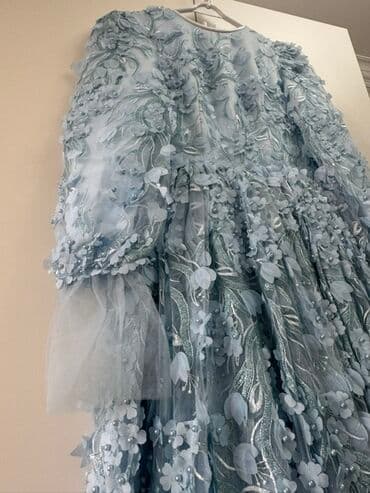 çiçəkli ətəklər: Açıq Göy rəngli zərif ziyafət/gecə donu. 300 azna Elatusda tikilib, 1 — 3